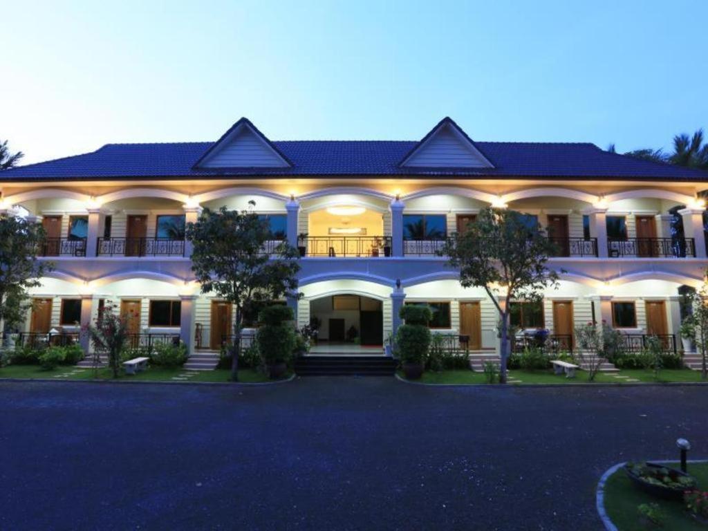 Alice Villa Hotel Takeo Bagian luar foto