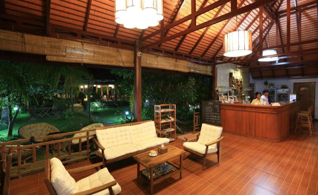 Alice Villa Hotel Takeo Bagian luar foto